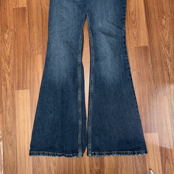 Wrangler Retro Flare Jeans Size 3 x 32 - Picture 8 of 10